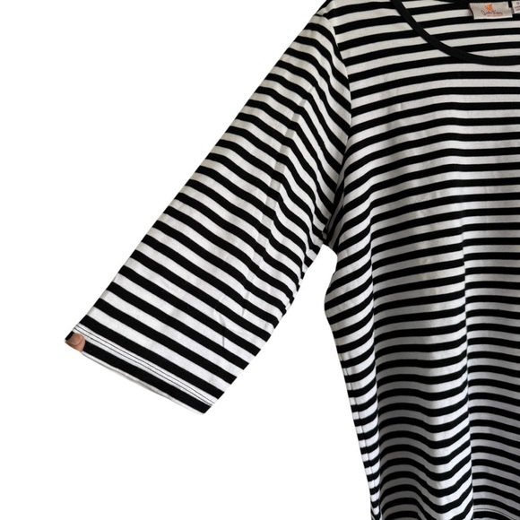 Quacker Factory 1X 3/4 Sleeve Women’s Top Black Striped Lobster Sequins - Picture 3 of 12